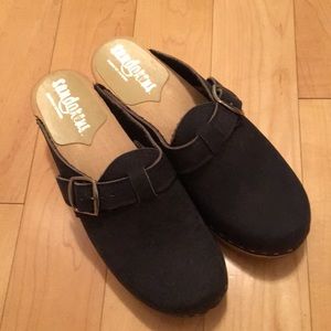 Sandgrens Clogs in Navy